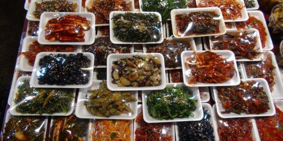 South Korean cuisine in top restaurants, traditional Korean dishes, vibrant food scenes in Seoul