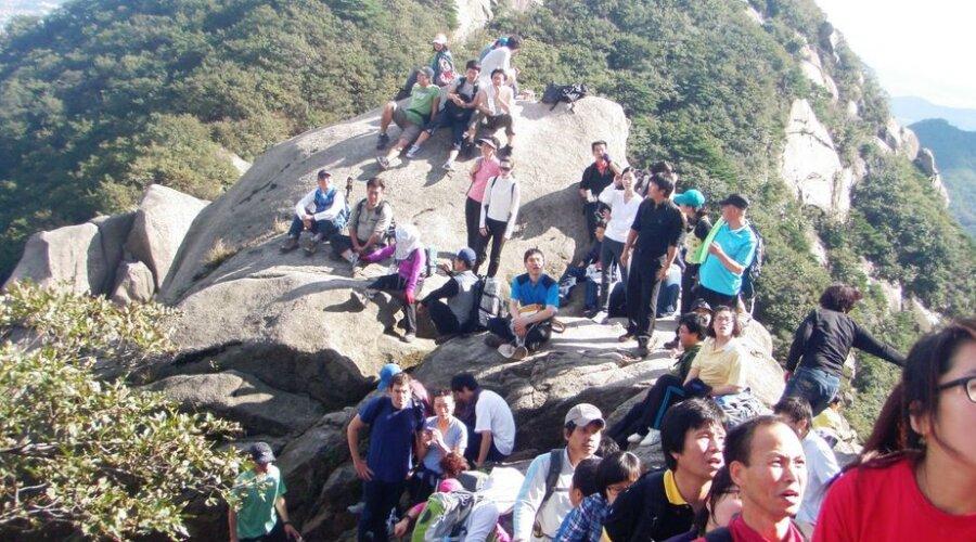 “Cheap and Scenic Hiking Trails in Korea”